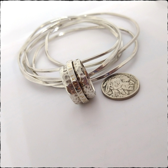 Silpada Hammered Sterling Spinner Ring - Picture 3 of 7